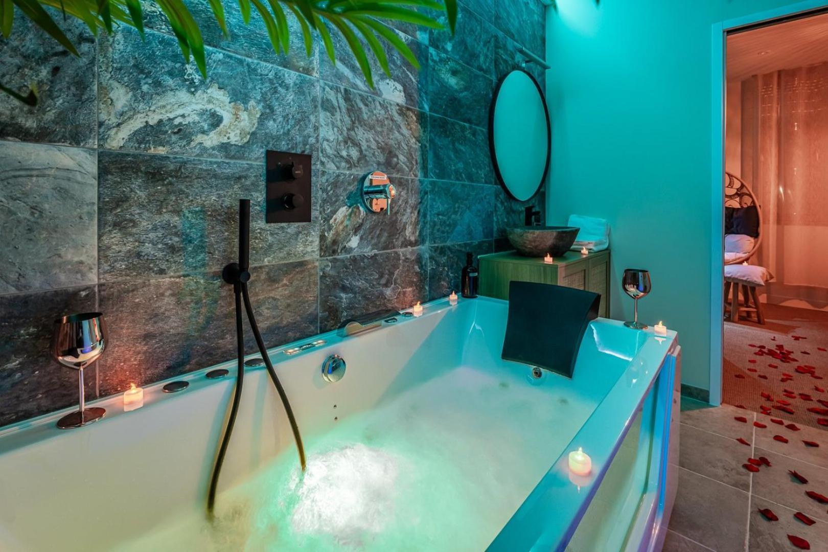 Appartement Destination Bali ~ Balneo ~ Realite Virtuelle Narbonne